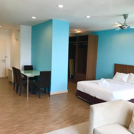 Mansion One Suites By Little Cabin George Town Exterior foto